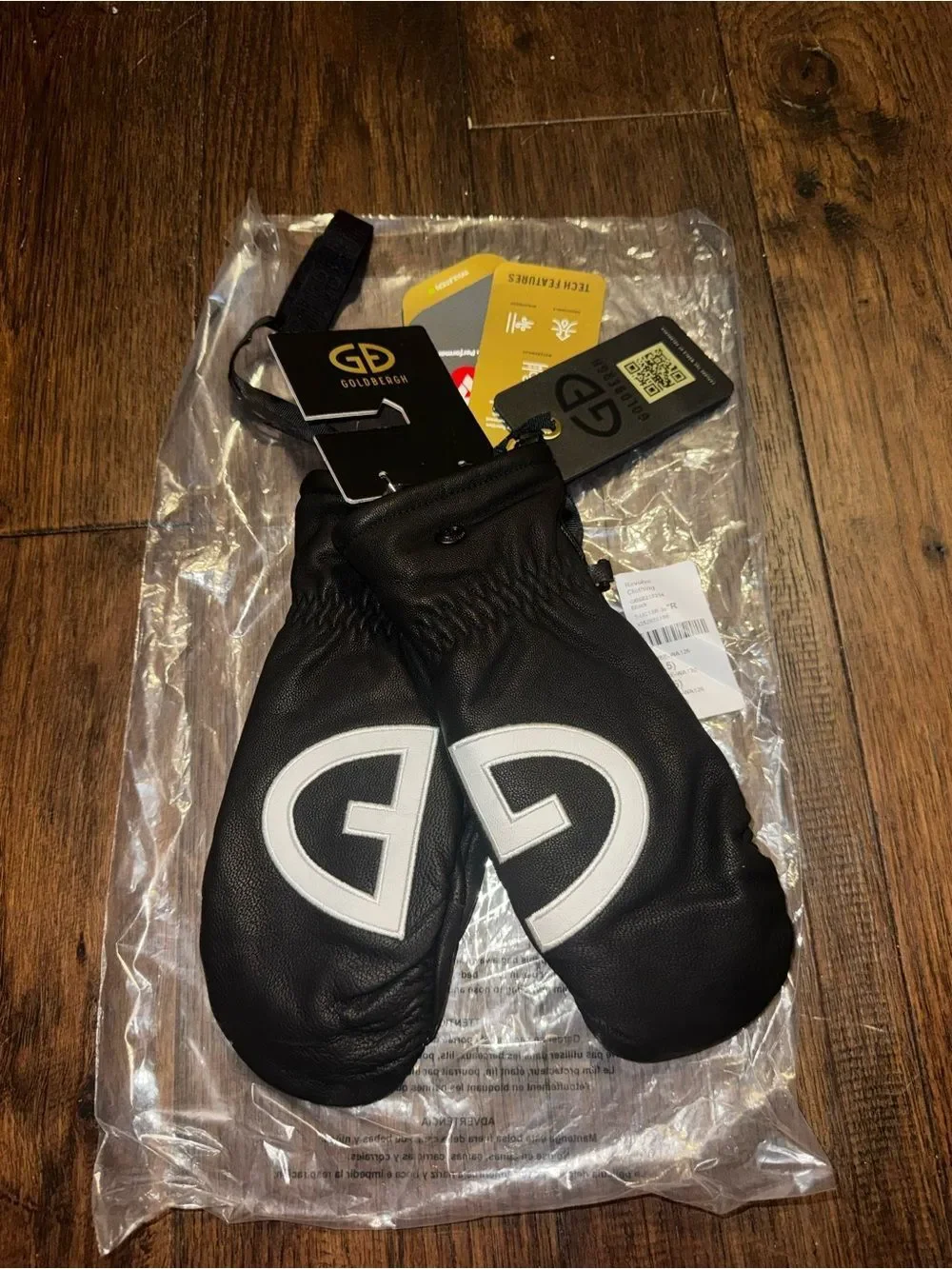 Goldbergh Ski Bello Leather Mittens Black Leather with White Logo NWT Size 7.5